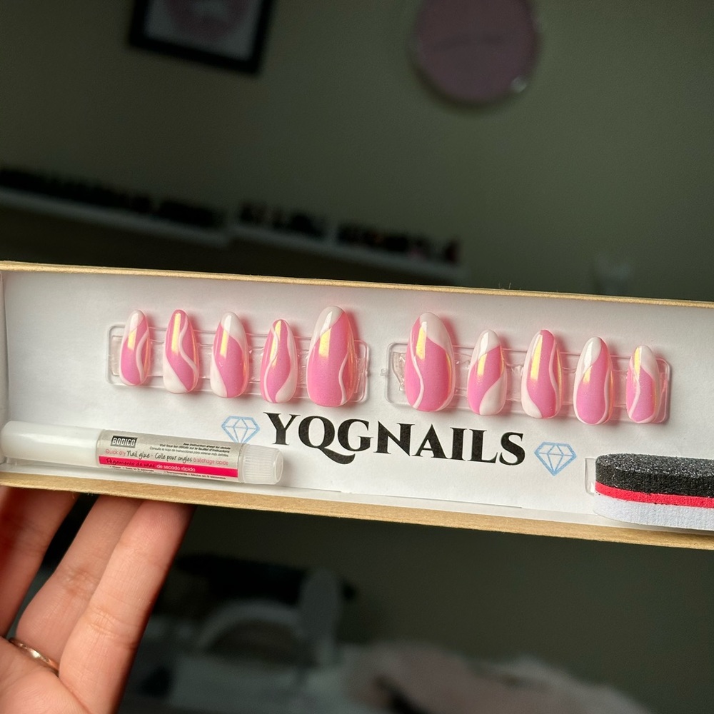 press on nails